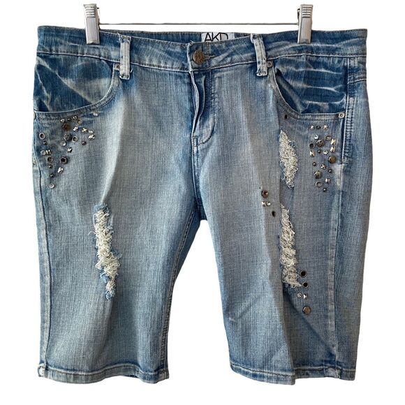 Vintage AKDMKS Shorts Bermuda Womens 13 Distressed Studs Rhinestones - Picture 6 of 6